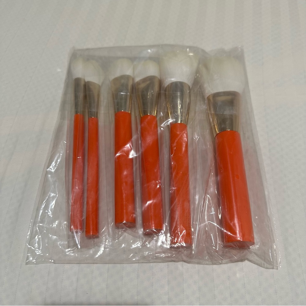 BNIB Units Orange Series Face Set - 6 brushes